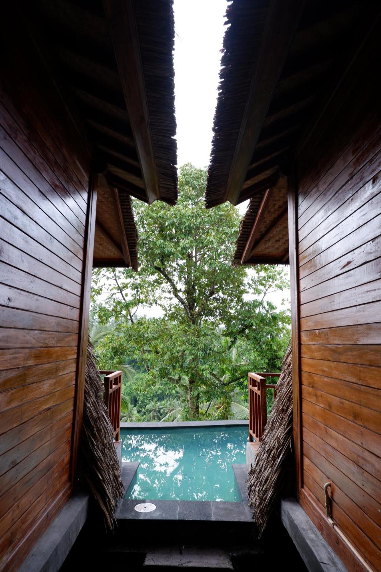 Aum Resort Pulukan Exterior foto