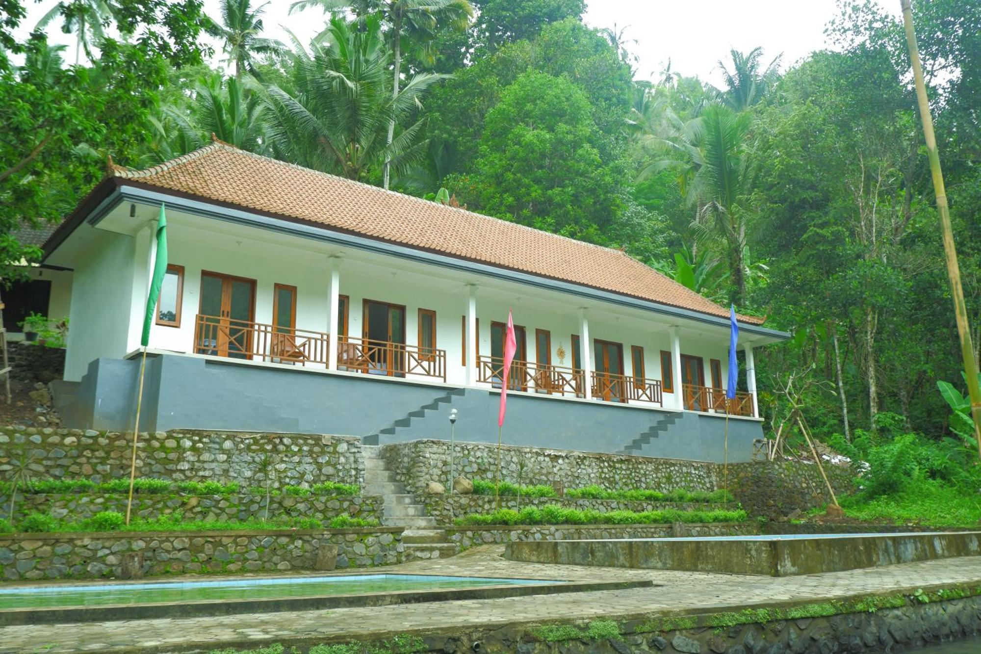 Aum Resort Pulukan Exterior foto